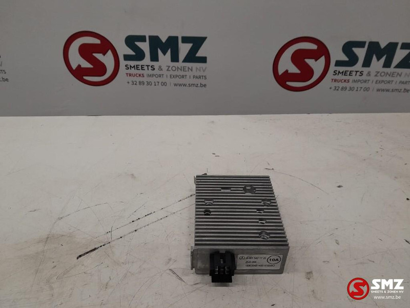 Mercedes-Benz Occ spanningsregeleenheid Mercedes Actros MP4 A001 - Блок за управление за Камион: снимка 2 Mercedes-Benz Occ spanningsregeleenheid Mercedes Actros MP4 A001 - Блок за управление за Камион: снимка 2