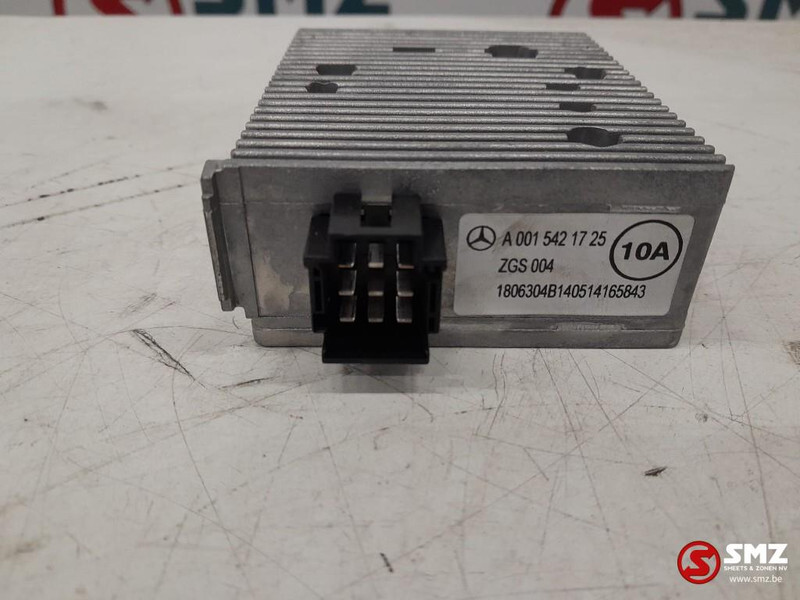 Mercedes-Benz Occ spanningsregeleenheid Mercedes Actros MP4 A001 - Блок за управление за Камион: снимка 3 Mercedes-Benz Occ spanningsregeleenheid Mercedes Actros MP4 A001 - Блок за управление за Камион: снимка 3