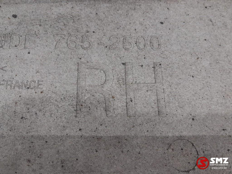 Mercedes-Benz Occ spatbordverlenger rechts Mercedes - Каросерия и екстериор за Камион: снимка 4 Mercedes-Benz Occ spatbordverlenger rechts Mercedes - Каросерия и екстериор за Камион: снимка 4