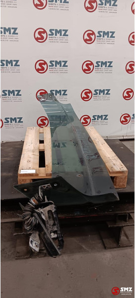 Mercedes-Benz Occ zonneklep Mercedes Actros MP1 - Слънцезащитна козирка за Камион: снимка 3 Mercedes-Benz Occ zonneklep Mercedes Actros MP1 - Слънцезащитна козирка за Камион: снимка 3