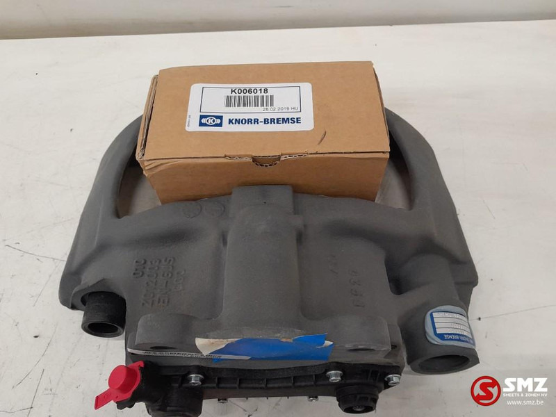 Mercedes-Benz Remklauw links + reparatieset mercedes - Спирачен апарат за Камион: снимка 3 Mercedes-Benz Remklauw links + reparatieset mercedes - Спирачен апарат за Камион: снимка 3