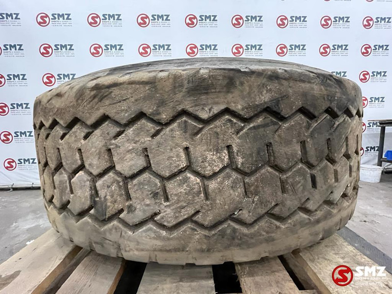 Michelin Occ vrachtwagenband Michelin 425/65R22.5 - Гума за Камион: снимка 1 Michelin Occ vrachtwagenband Michelin 425/65R22.5 - Гума за Камион: снимка 1