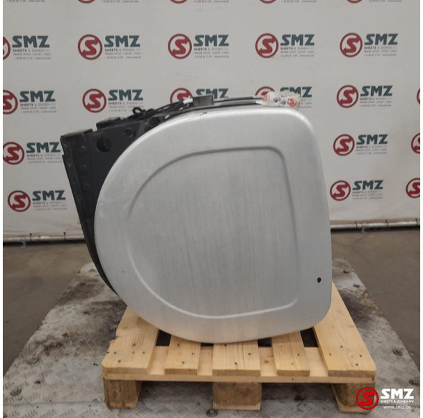 Renault Occ brandstoftank 360L + brandstofniveausensor Ren - Резервоар за гориво за Камион: снимка 4 Renault Occ brandstoftank 360L + brandstofniveausensor Ren - Резервоар за гориво за Камион: снимка 4