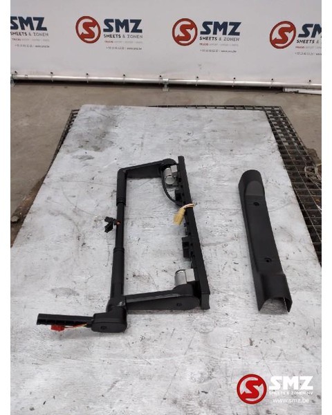 Renault Spiegelarm kit rechts Renault Magnum - Огледало за задно виждане за Камион: снимка 1 Renault Spiegelarm kit rechts Renault Magnum - Огледало за задно виждане за Камион: снимка 1