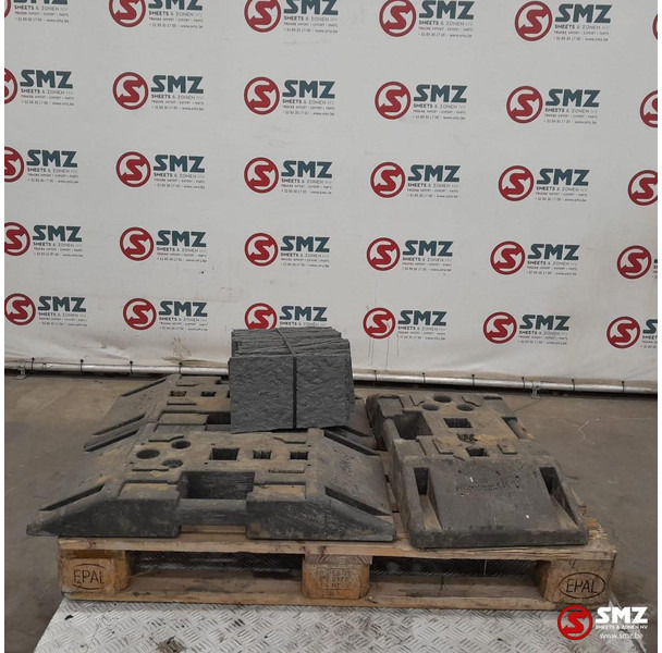 Diversen Occ lot steunvoeten verkeersborden - Резервни части за Камион: снимка 1 Diversen Occ lot steunvoeten verkeersborden - Резервни части за Камион: снимка 1