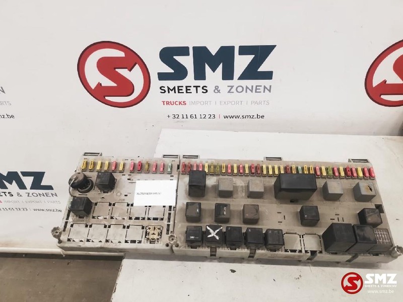 Scania Occ Zekeringskast Scania T114 - Предпазител за Камион: снимка 1 Scania Occ Zekeringskast Scania T114 - Предпазител за Камион: снимка 1