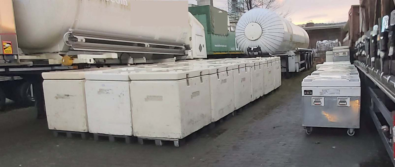 Dry ice containers used for dry ice (Trockeneis) boxes - Каросерия - фургон: снимка 1 Dry ice containers used for dry ice (Trockeneis) boxes - Каросерия - фургон: снимка 1