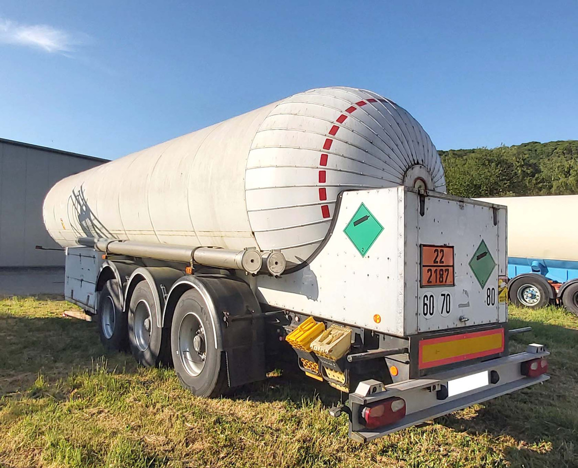 ROBINE Gas tank semi-trailer used for CO2, Carbon dioxide - Полуремарке цистерна: снимка 4 ROBINE Gas tank semi-trailer used for CO2, Carbon dioxide - Полуремарке цистерна: снимка 4
