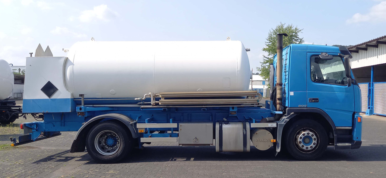 VOLVO Gas oxygen, argon, nitrogen - Камион цистерна: снимка 3 VOLVO Gas oxygen, argon, nitrogen - Камион цистерна: снимка 3