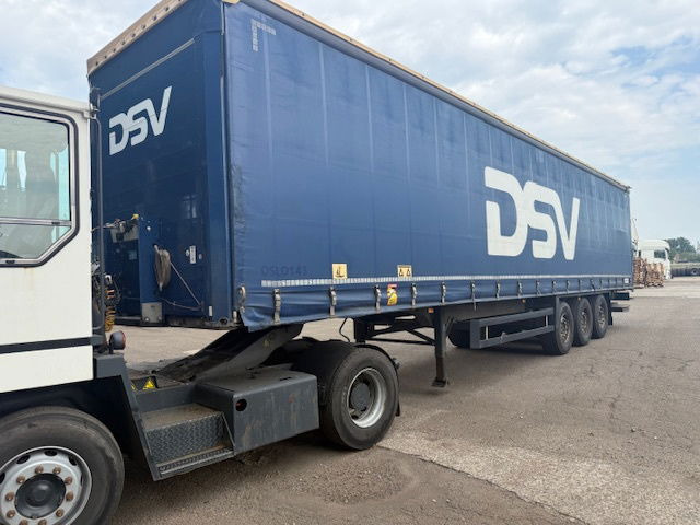 Schmitz Cargobull Laadklep - Брезентово полуремарке: снимка 1 Schmitz Cargobull Laadklep - Брезентово полуремарке: снимка 1