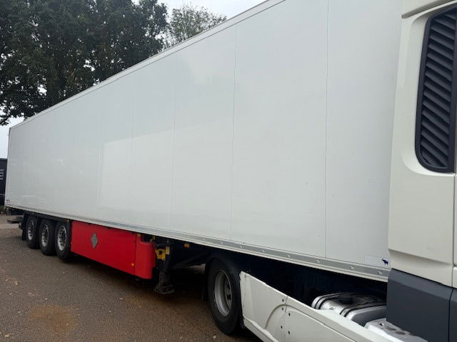 Schmitz Cargobull Thermoking SLXe 300 weinig uren Laadklep Liftas - Рефрижератор полуремарке: снимка 4 Schmitz Cargobull Thermoking SLXe 300 weinig uren Laadklep Liftas - Рефрижератор полуремарке: снимка 4