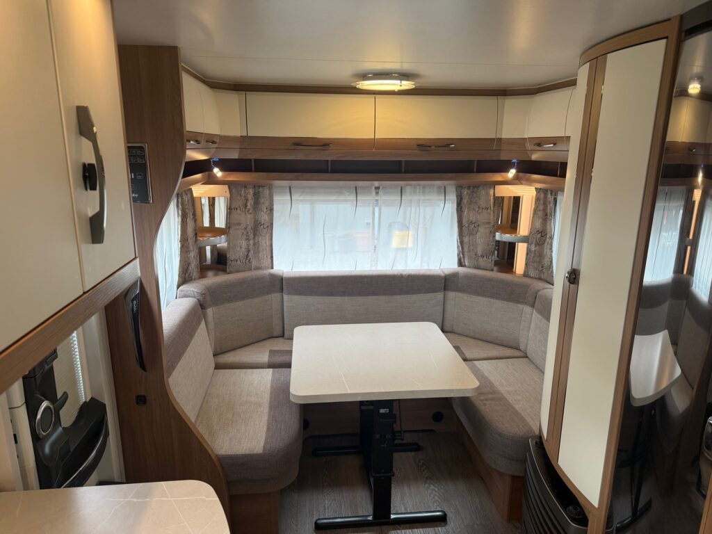 Каравана Hobby De Luxe 540 UFf 2020: снимка 9