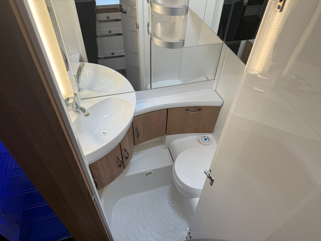 Каравана Hobby De Luxe 540 UFf 2020: снимка 11