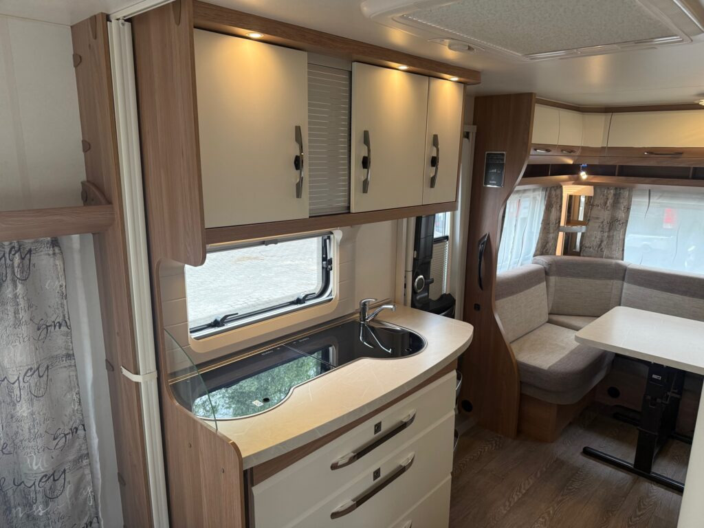 Каравана Hobby De Luxe 540 UFf 2020: снимка 7