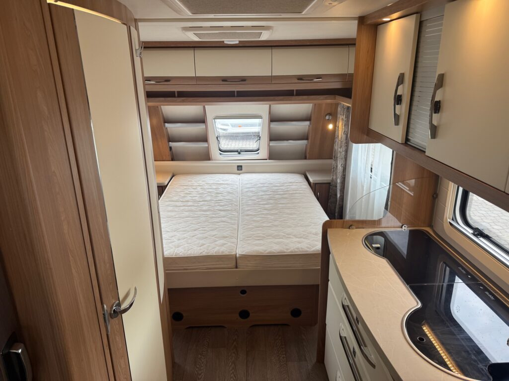 Каравана Hobby De Luxe 540 UFf 2020: снимка 8