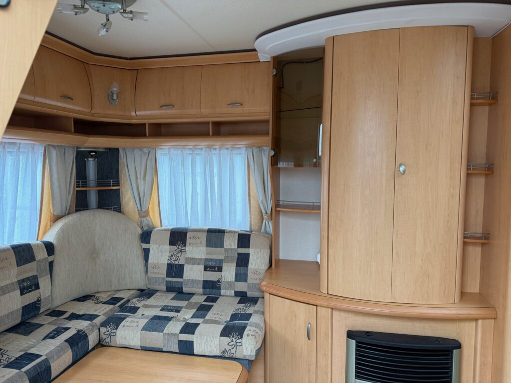 Hobby De Luxe 540 UL 2007 - Каравана: снимка 5 Hobby De Luxe 540 UL 2007 - Каравана: снимка 5