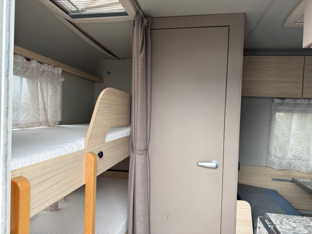 Weinsberg CaraCito 470 QDK 2024 - Каравана: снимка 5 Weinsberg CaraCito 470 QDK 2024 - Каравана: снимка 5