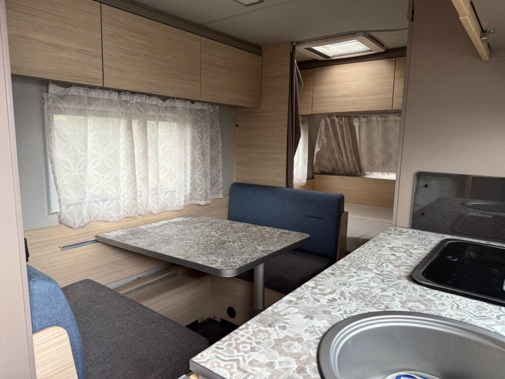 Лизинг на Weinsberg CaraCito 470 QDK 2024 Weinsberg CaraCito 470 QDK 2024: снимка 11 Лизинг на Weinsberg CaraCito 470 QDK 2024 Weinsberg CaraCito 470 QDK 2024: снимка 11