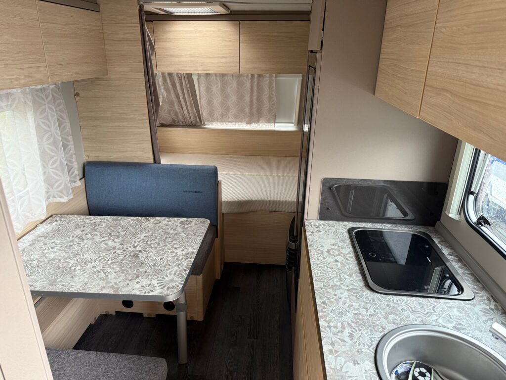 Лизинг на Weinsberg CaraCito 470 QDK 2024 Weinsberg CaraCito 470 QDK 2024: снимка 7 Лизинг на Weinsberg CaraCito 470 QDK 2024 Weinsberg CaraCito 470 QDK 2024: снимка 7