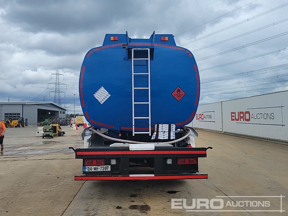 2004 Scania 94D - Камион цистерна: снимка 4 2004 Scania 94D - Камион цистерна: снимка 4