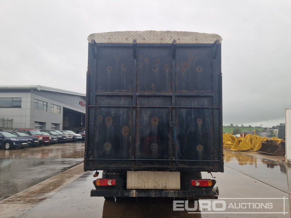 2005 DAF LF45.130 - За превоз на животни камион: снимка 4 2005 DAF LF45.130 - За превоз на животни камион: снимка 4