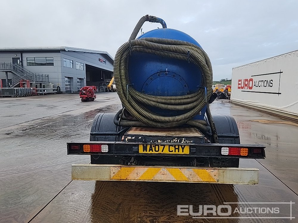 2007 Isuzu NQR - Камион цистерна: снимка 4 2007 Isuzu NQR - Камион цистерна: снимка 4