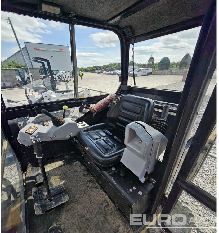 2010 CAT 301.8C - Мини багер: снимка 5 2010 CAT 301.8C - Мини багер: снимка 5