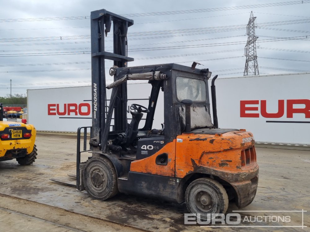 2010 Doosan Diesel Forklift, 2 Stage Mast, Side Shift, Forks - Мотокар: снимка 3 2010 Doosan Diesel Forklift, 2 Stage Mast, Side Shift, Forks - Мотокар: снимка 3