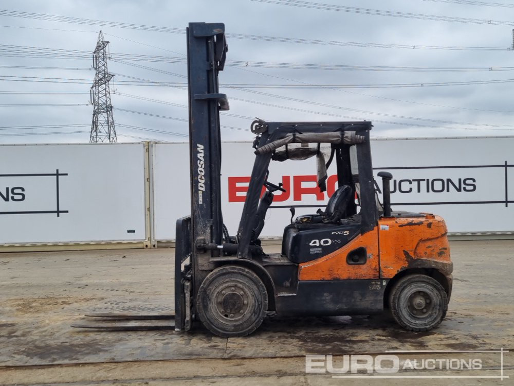 2010 Doosan Diesel Forklift, 2 Stage Mast, Side Shift, Forks - Мотокар: снимка 2 2010 Doosan Diesel Forklift, 2 Stage Mast, Side Shift, Forks - Мотокар: снимка 2
