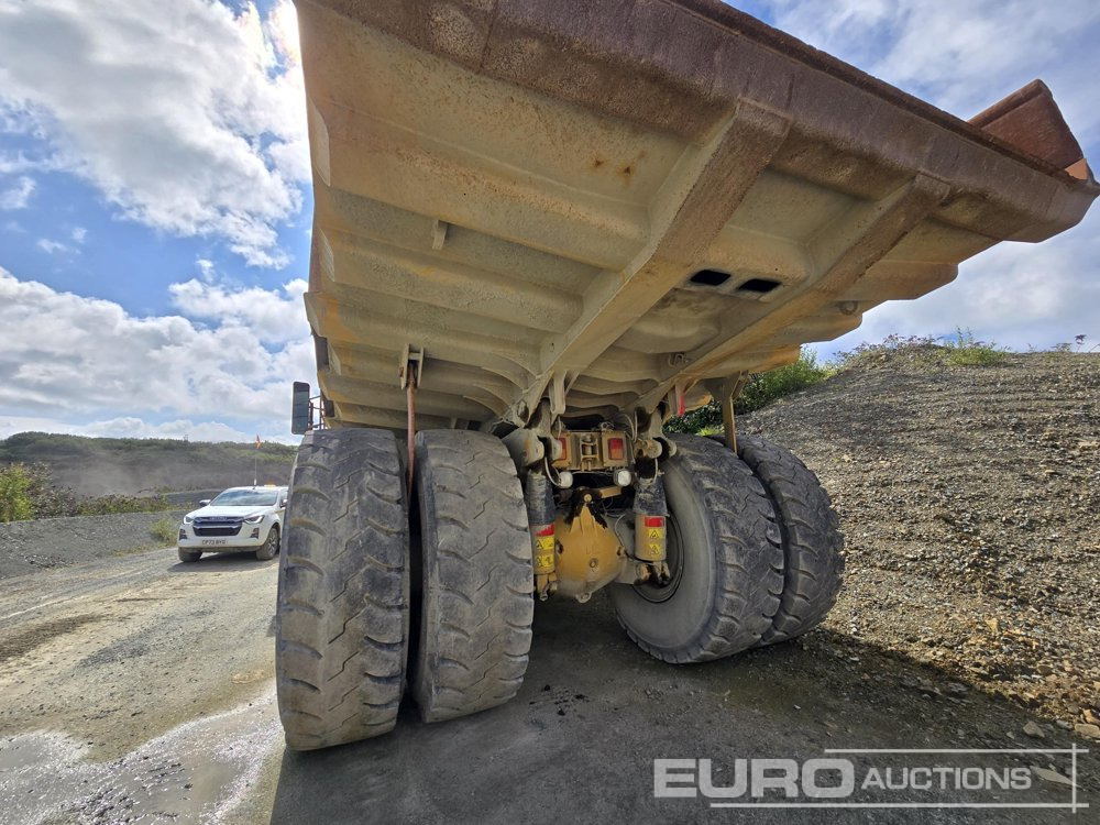 2011 CAT 775F - Кариерен самосвал: снимка 3 2011 CAT 775F - Кариерен самосвал: снимка 3
