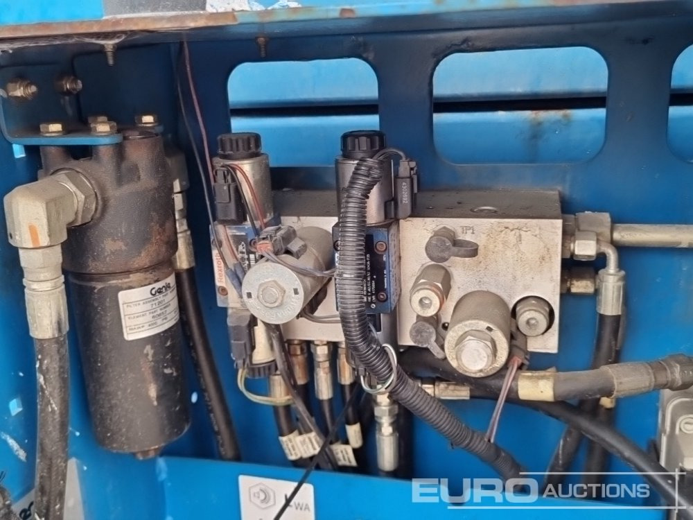 Работна площадка 2011 Genie GS5390: снимка 34