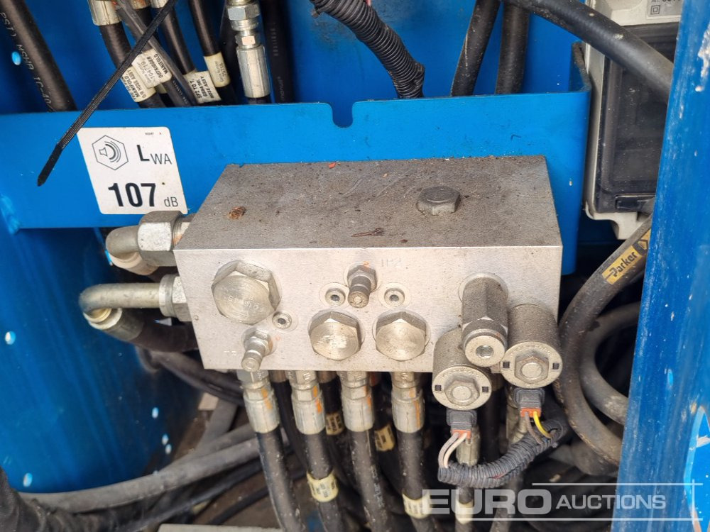 Работна площадка 2011 Genie GS5390: снимка 33