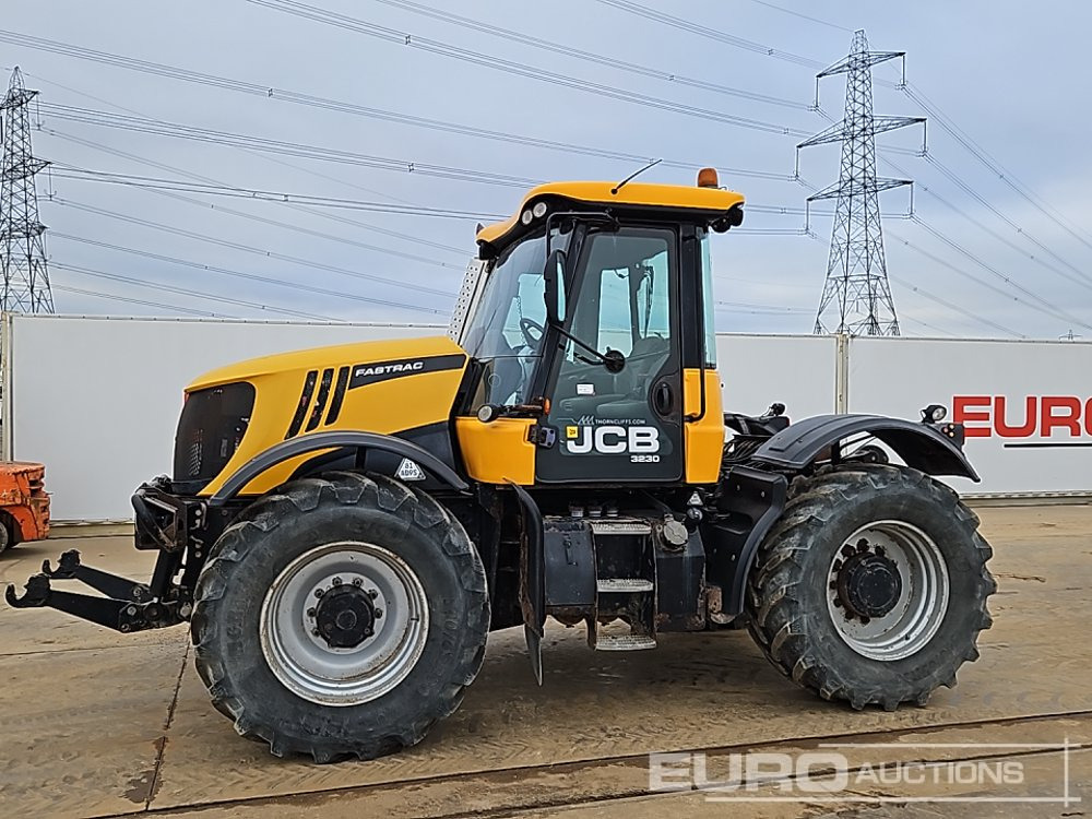 2011 JCB Fastrac 3230 - Трактор: снимка 2 2011 JCB Fastrac 3230 - Трактор: снимка 2