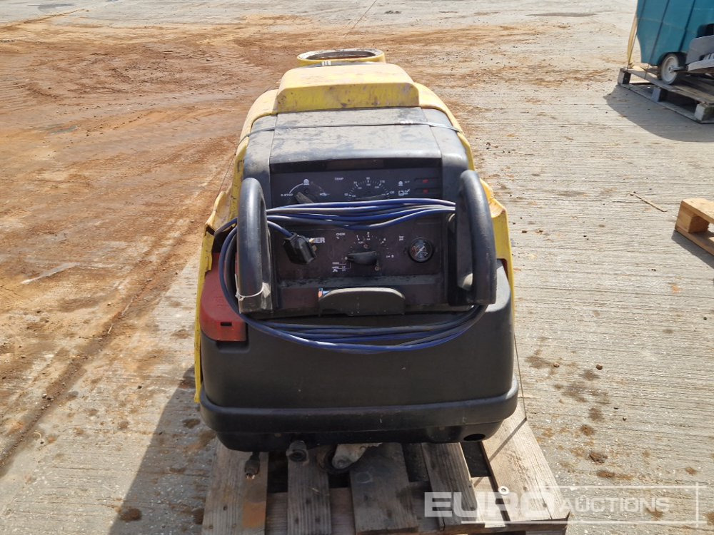 2011 Karcher 250 Volt Scrubber Dryer - Строително оборудване: снимка 4 2011 Karcher 250 Volt Scrubber Dryer - Строително оборудване: снимка 4