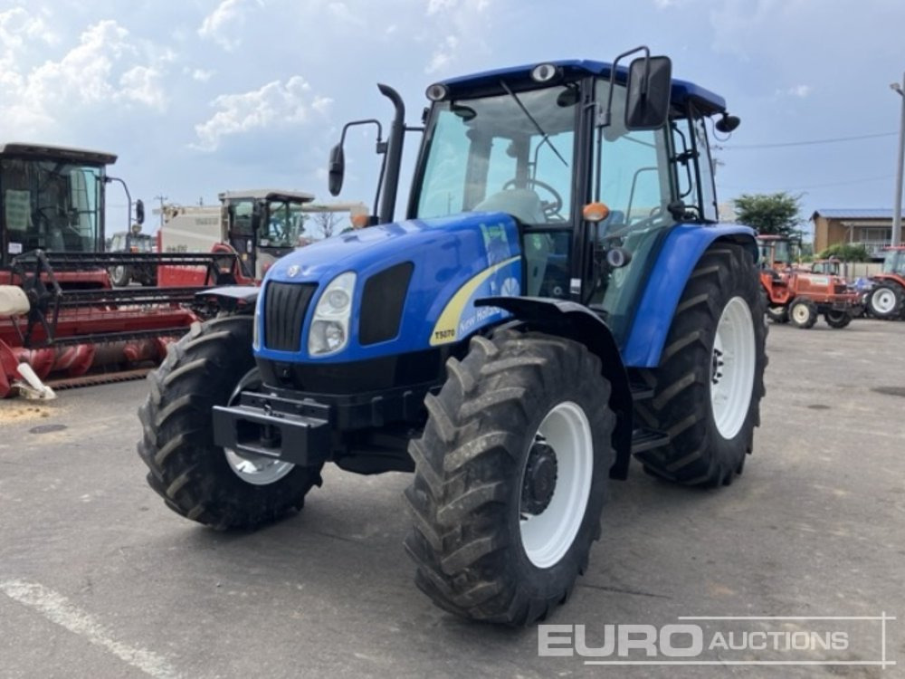 2011 New Holland T5070 - Трактор: снимка 4 2011 New Holland T5070 - Трактор: снимка 4