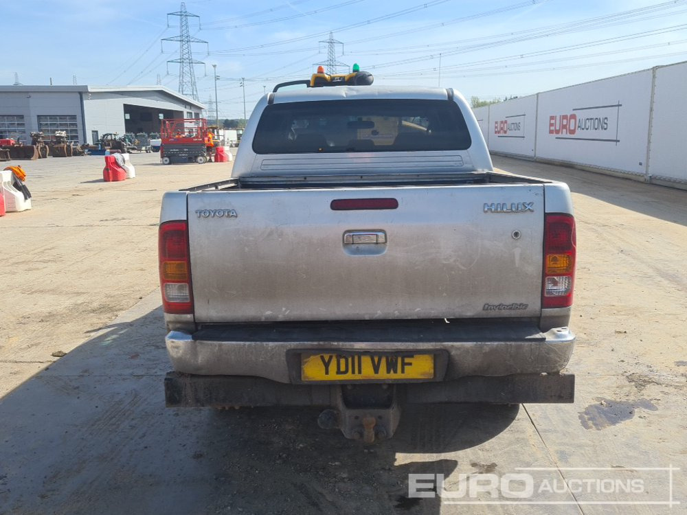 2011 Toyota Hilux Invincible - Пикап: снимка 4 2011 Toyota Hilux Invincible - Пикап: снимка 4