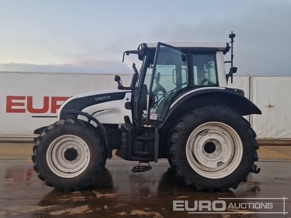 2011 Valtra N121 - Трактор: снимка 2 2011 Valtra N121 - Трактор: снимка 2