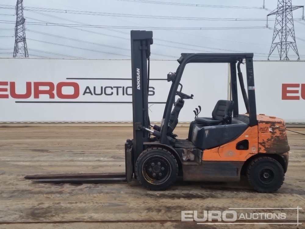 2012 Doosan D30S-5 - Мотокар: снимка 2 2012 Doosan D30S-5 - Мотокар: снимка 2