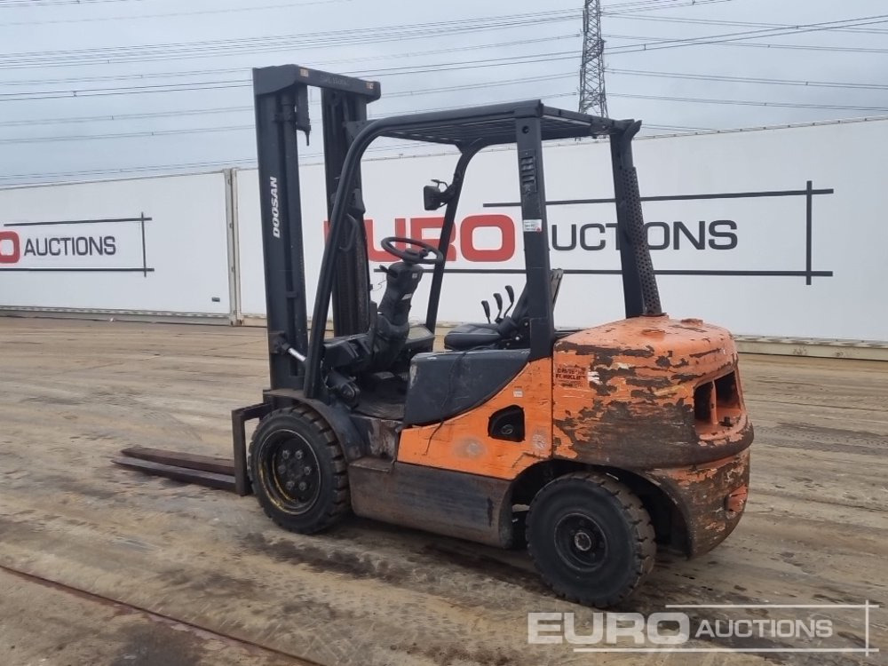 2012 Doosan D30S-5 - Мотокар: снимка 3 2012 Doosan D30S-5 - Мотокар: снимка 3