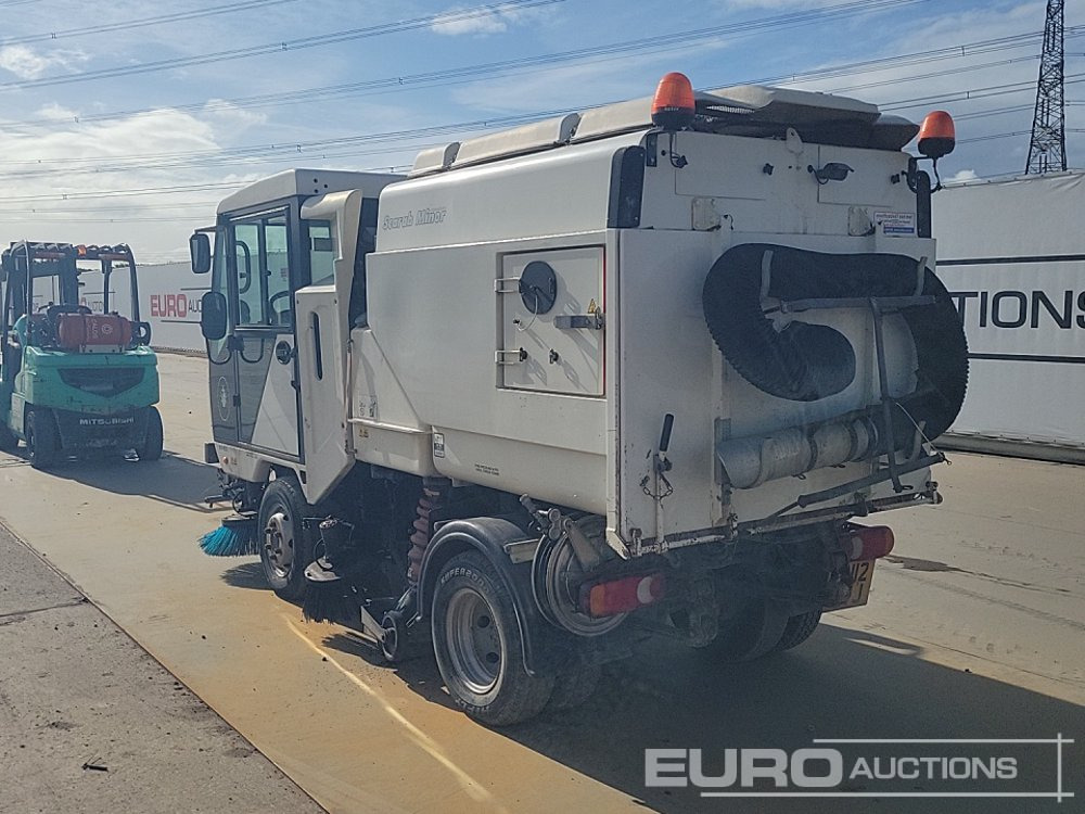 2012 Scarab 4x2 Road Sweeper, Reverse Camera, A/C - Мотометачна машина: снимка 3 2012 Scarab 4x2 Road Sweeper, Reverse Camera, A/C - Мотометачна машина: снимка 3