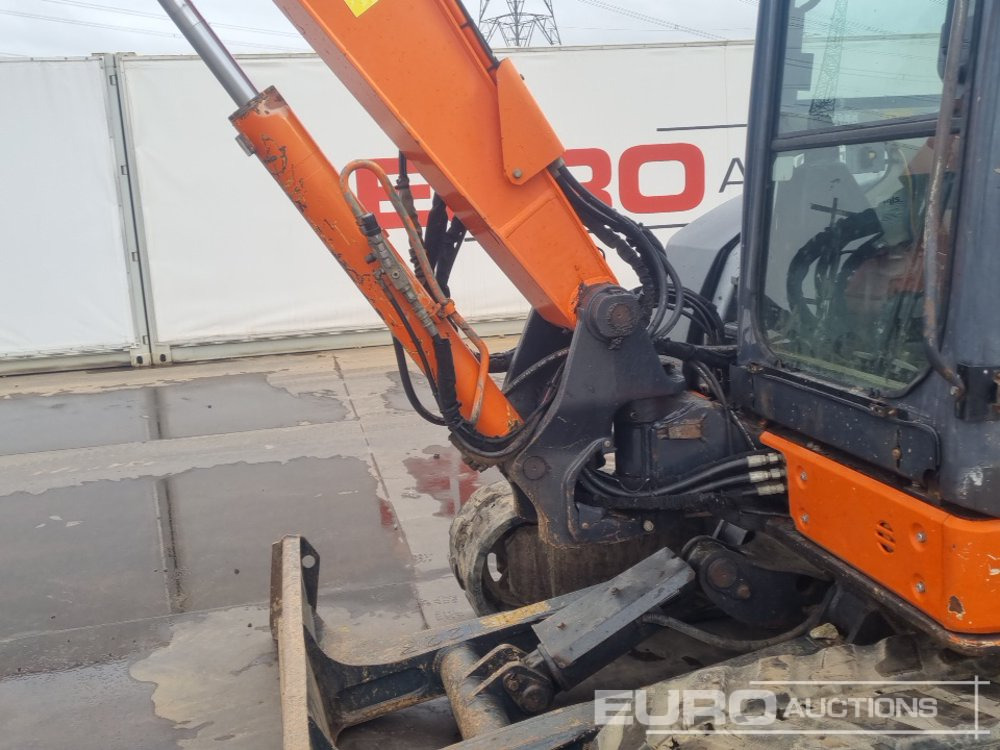 Мини багер 2013 Hitachi ZX60USB-3 CLR: снимка 17