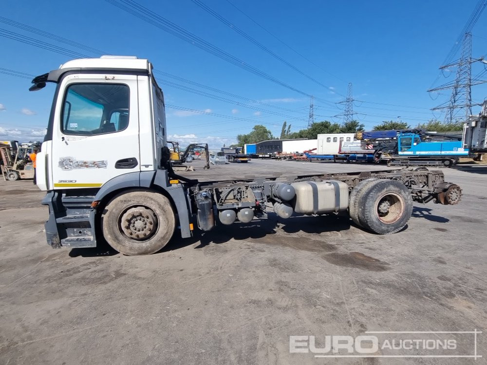 2014 Mercedes Antos 2530 - Шаси кабина: снимка 2 2014 Mercedes Antos 2530 - Шаси кабина: снимка 2