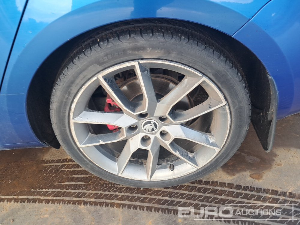 Лек автомобил 2014 Skoda Octavia: снимка 10