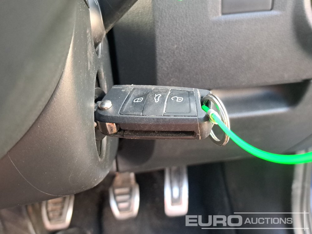 Лек автомобил 2014 Skoda Octavia: снимка 47