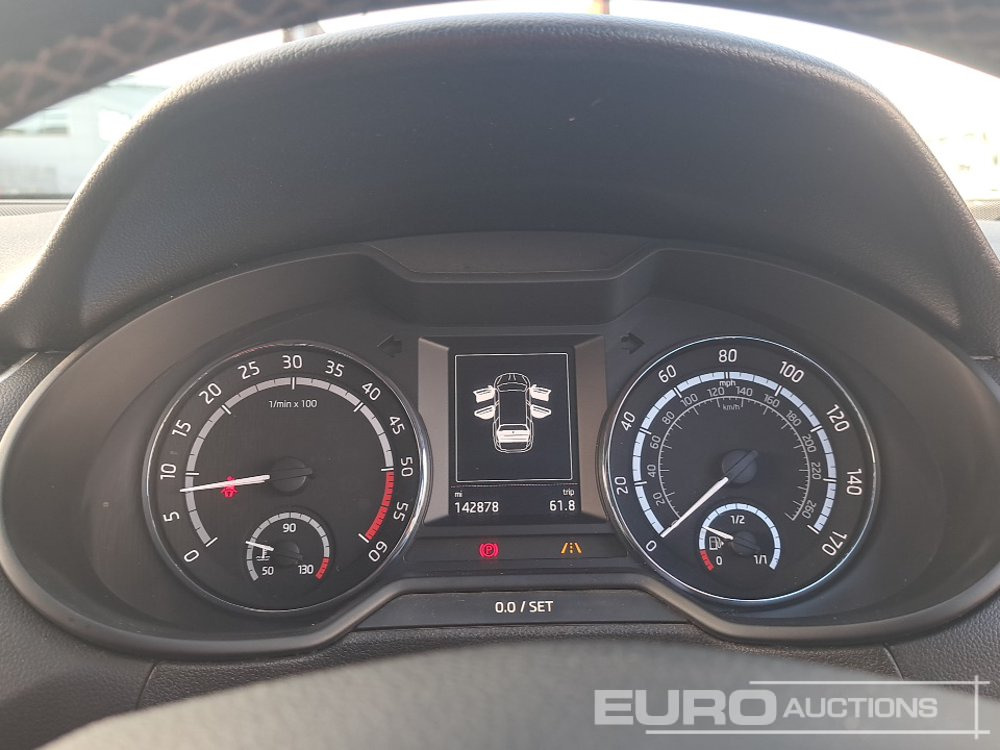 Лек автомобил 2014 Skoda Octavia: снимка 33