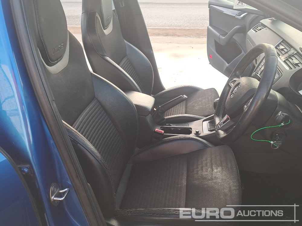 Лек автомобил 2014 Skoda Octavia: снимка 27