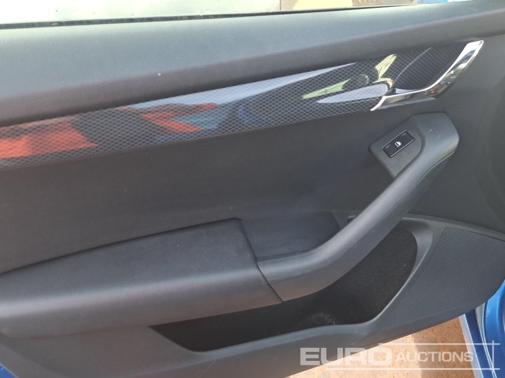 Лек автомобил 2014 Skoda Octavia: снимка 13