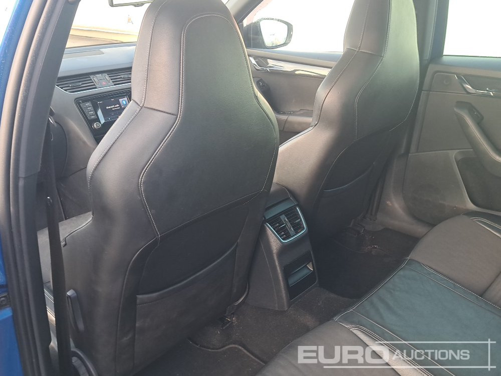 Лек автомобил 2014 Skoda Octavia: снимка 17