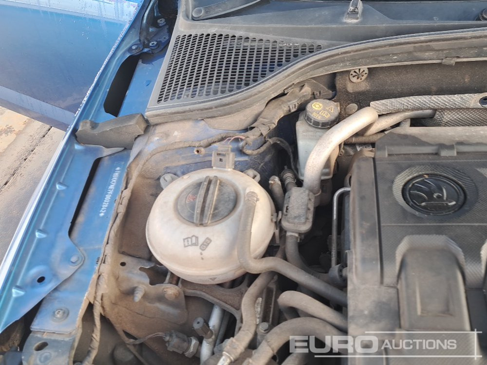 Лек автомобил 2014 Skoda Octavia: снимка 42