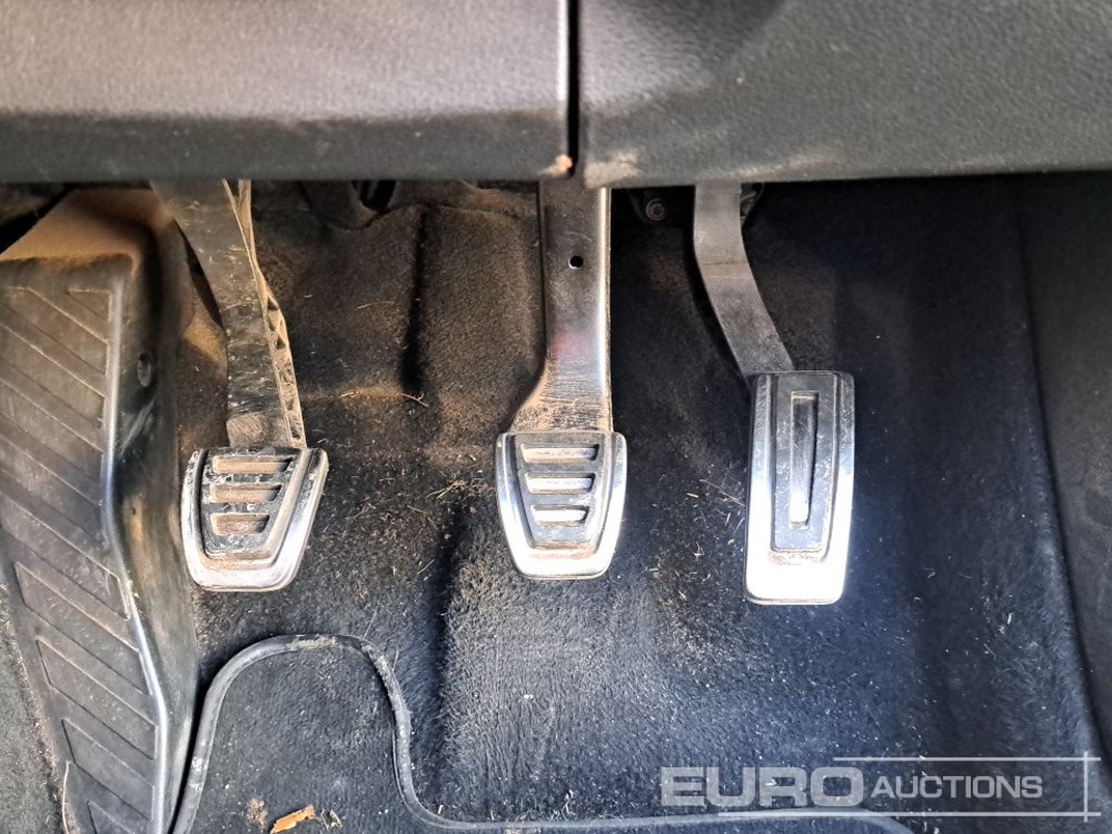 Лек автомобил 2014 Skoda Octavia: снимка 39